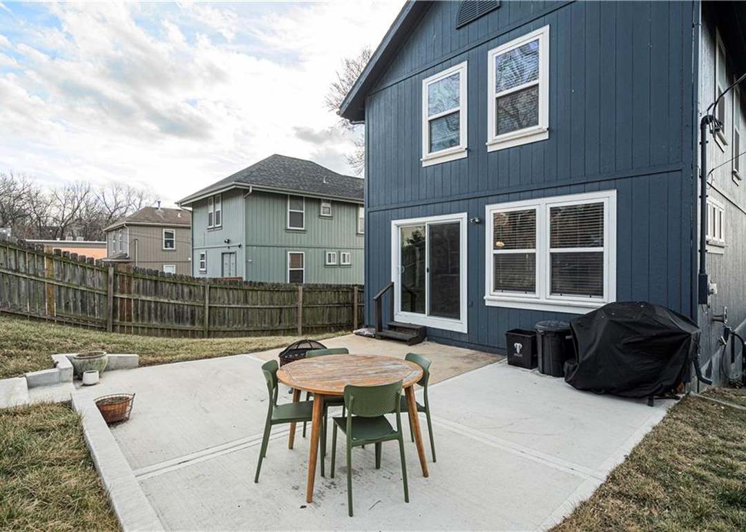 2933 MERCIER Street — photo 41