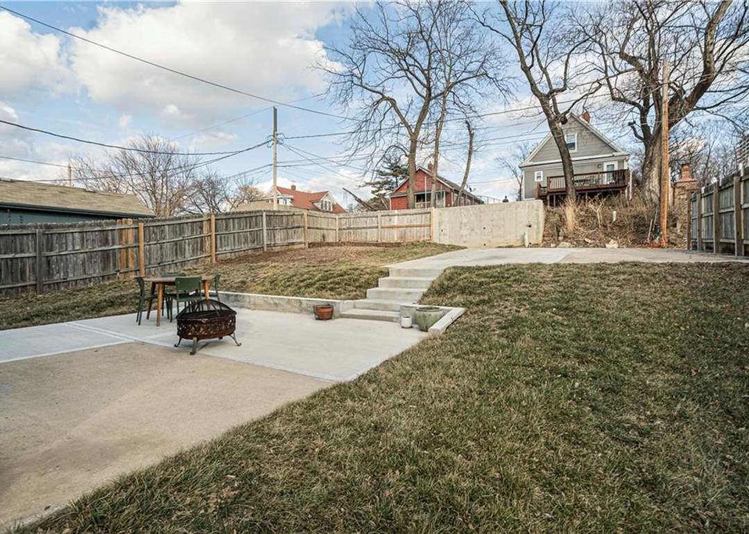 2933 MERCIER Street — photo 43
