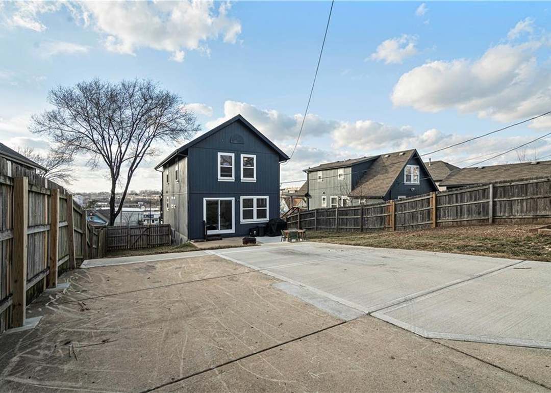 2933 MERCIER Street — photo 44