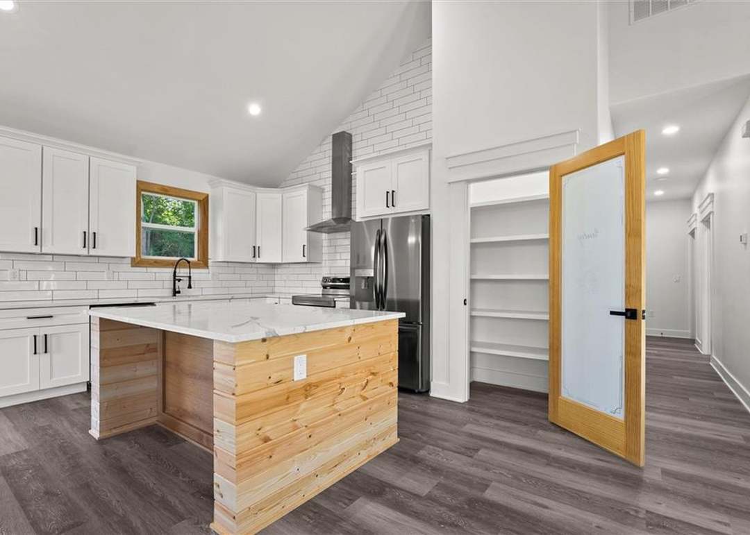 2933 N Getty Street — photo 4