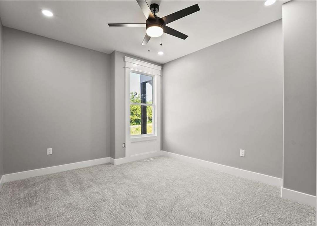 2933 N Getty Street — photo 21