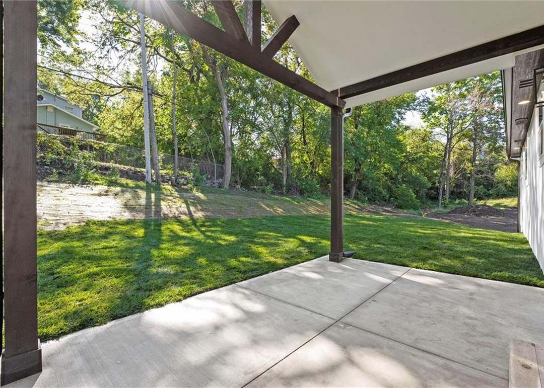 2933 N Getty Street — photo 27