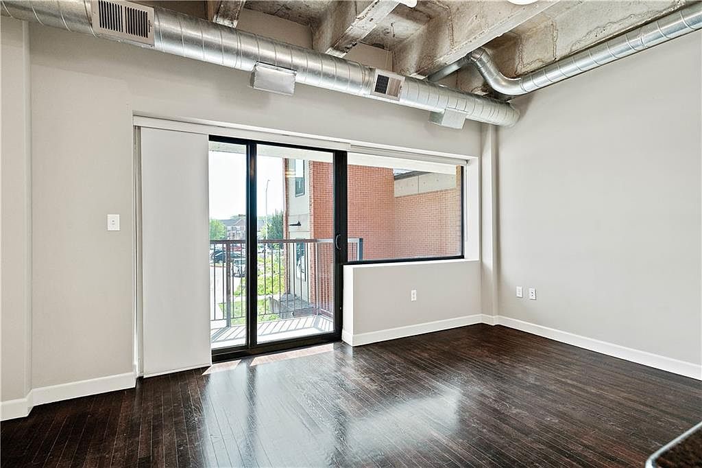 2940 Baltimore Avenue — photo 13