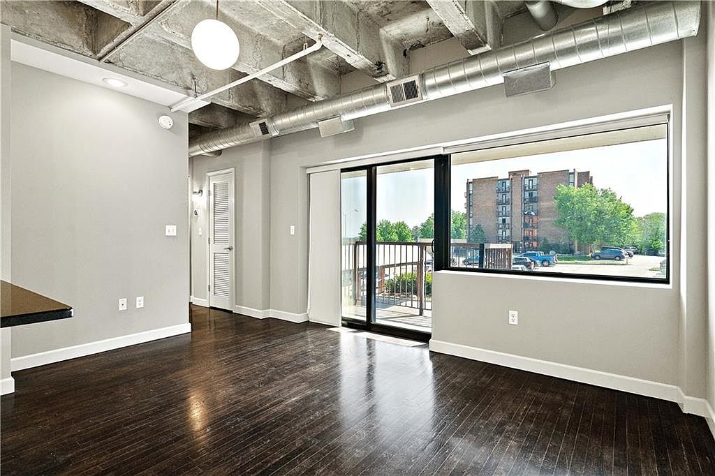 2940 Baltimore Avenue — photo 14