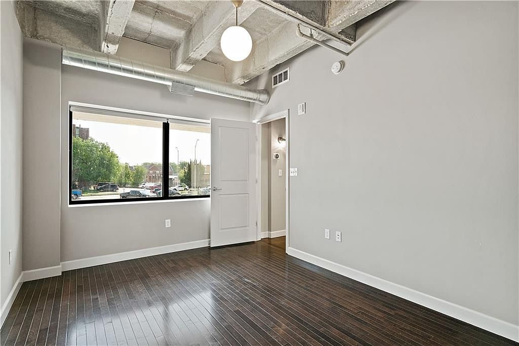 2940 Baltimore Avenue — photo 18