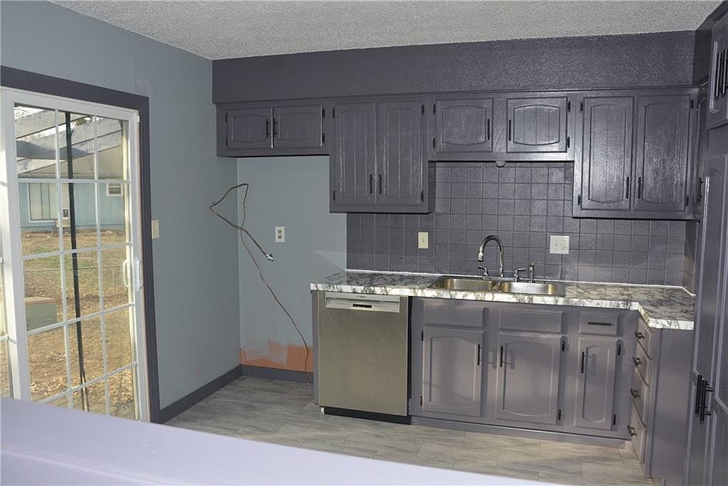 2944 Iva Court — photo 6