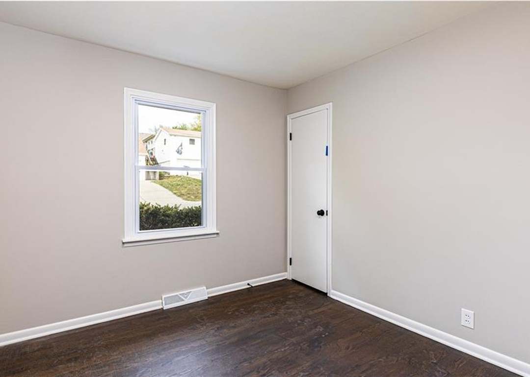 2949 NE CATES STREET — photo 4