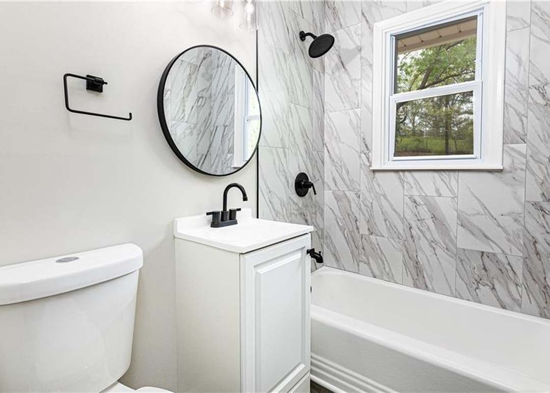 2949 NE CATES STREET — photo 5