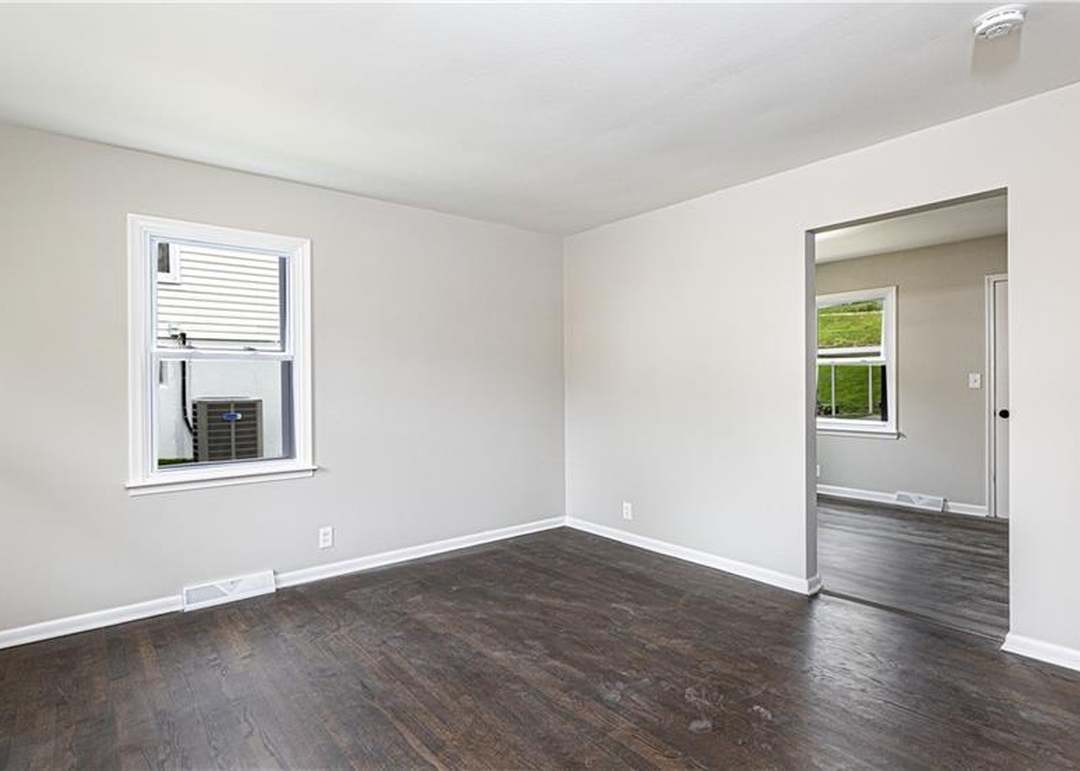 2949 NE CATES STREET — photo 6