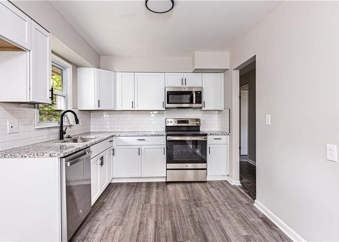 2949 NE CATES STREET — photo 10