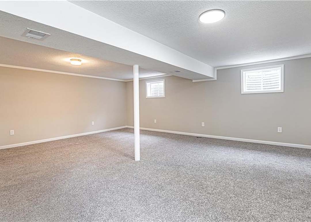 2949 NE CATES STREET — photo 13