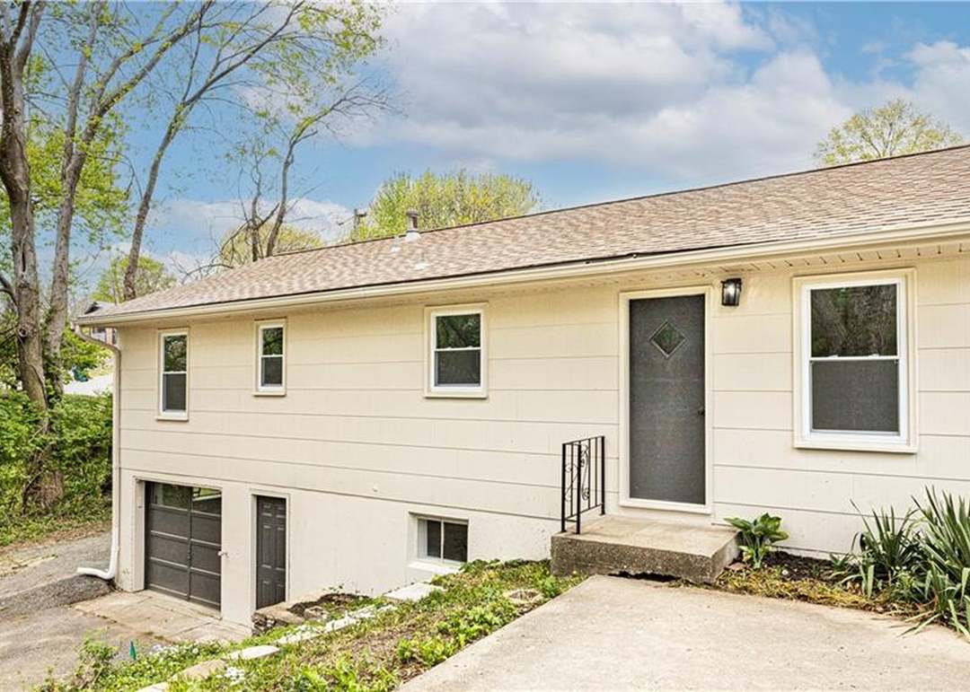 2949 NE CATES STREET — photo 16