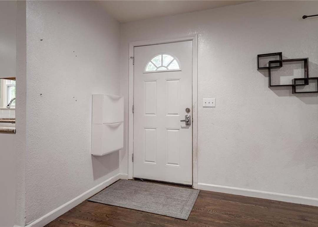 3018 Wallace Avenue — photo 6