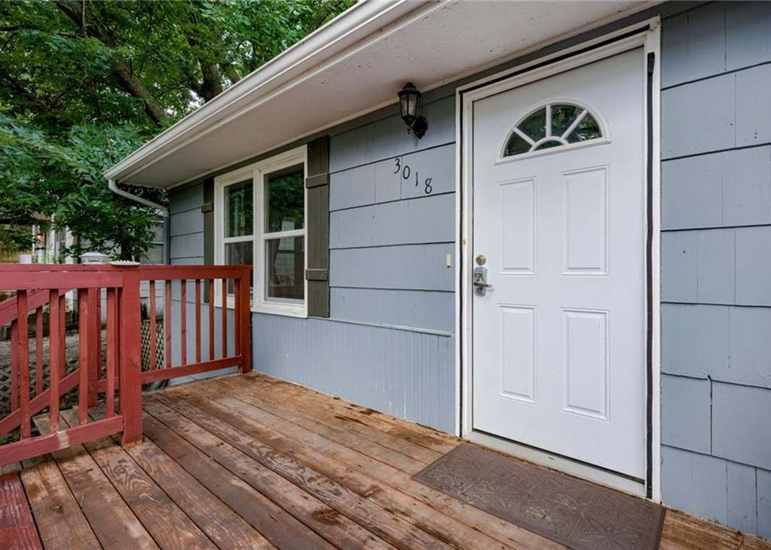3018 Wallace Avenue — photo 8