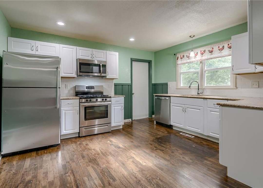 3018 Wallace Avenue — photo 13