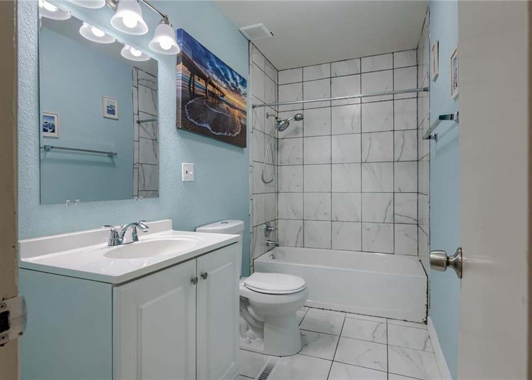 3018 Wallace Avenue — photo 16
