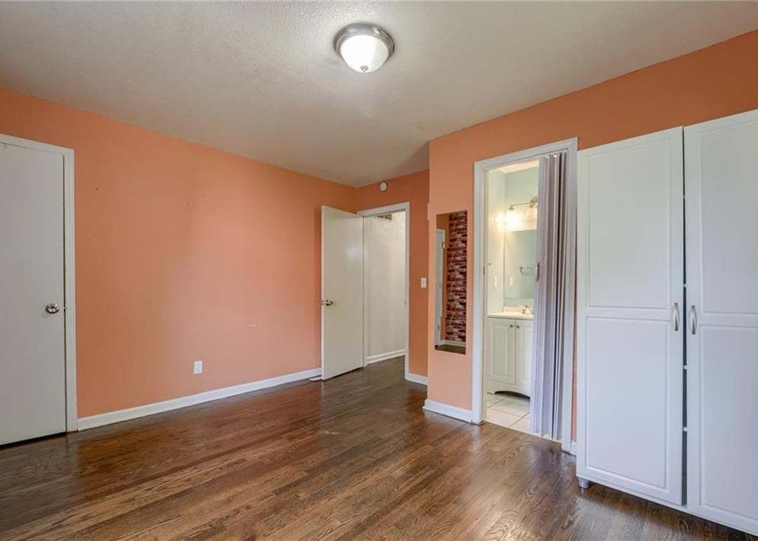 3018 Wallace Avenue — photo 19