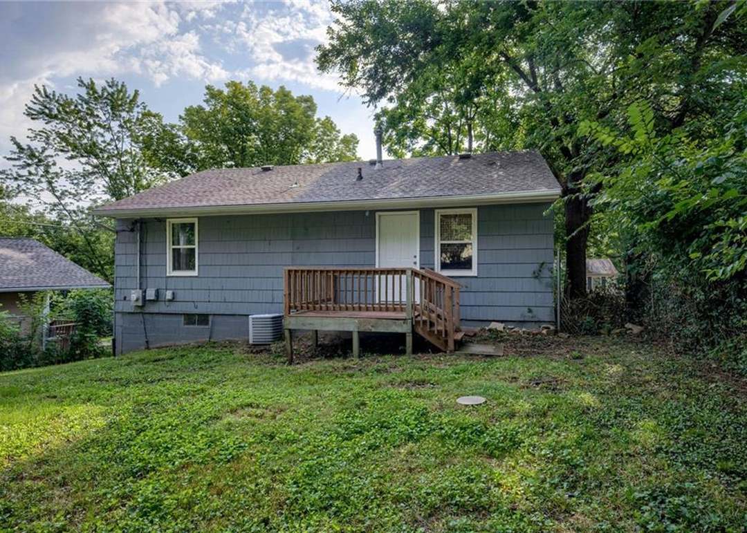 3018 Wallace Avenue — photo 21