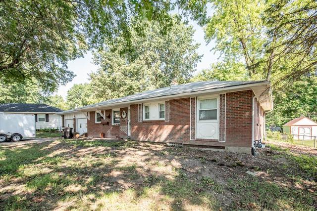 302 MANOR Court — photo 1