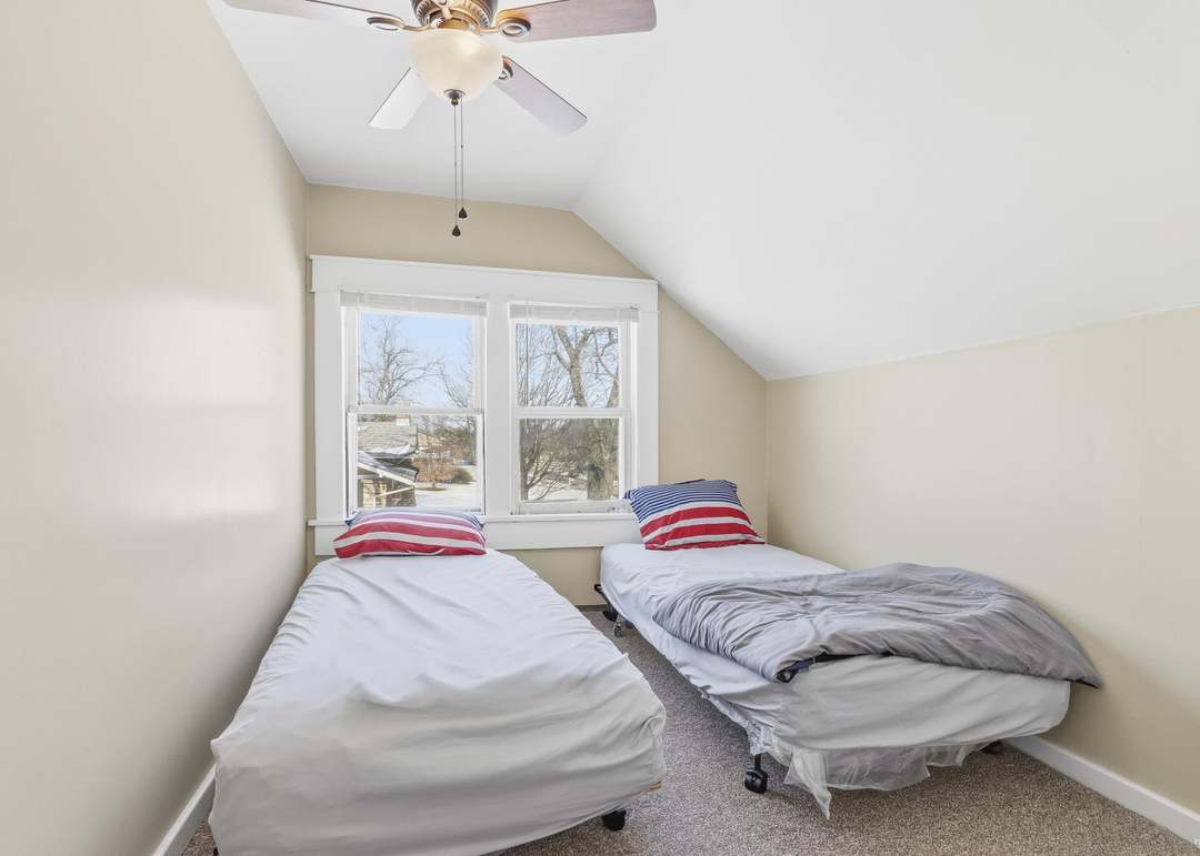305 E Elm Street — photo 7