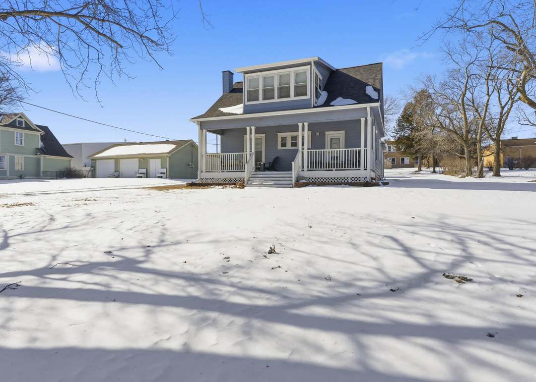 305 E Elm Street — photo 10