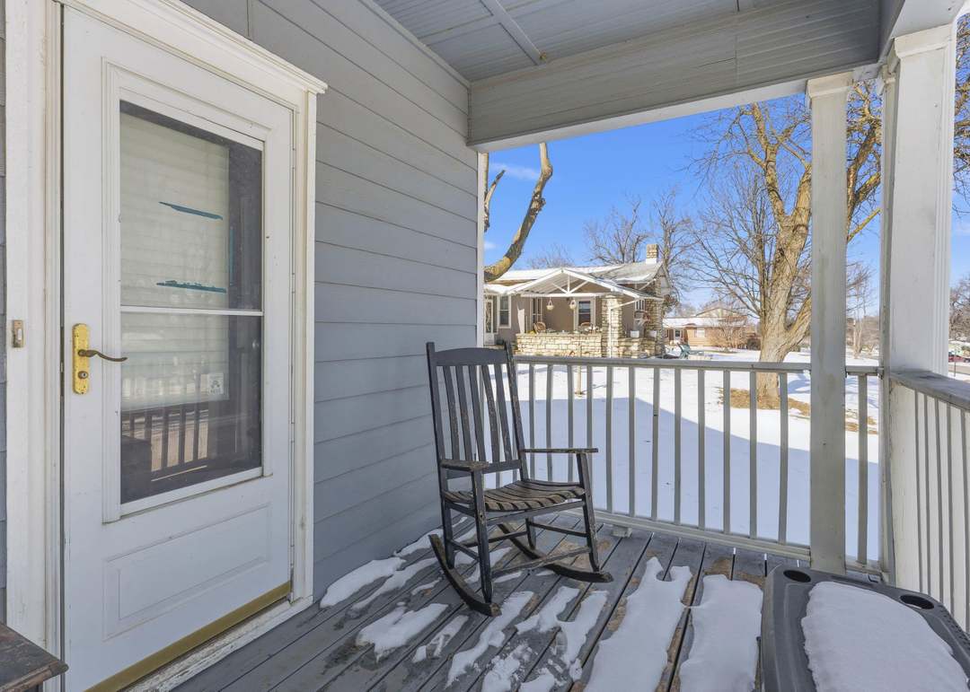 305 E Elm Street — photo 12