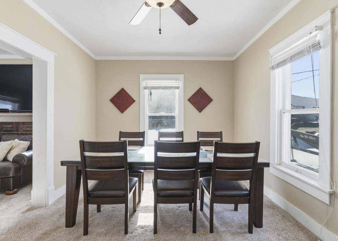 305 E Elm Street — photo 15