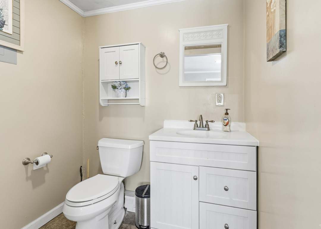 305 E Elm Street — photo 20