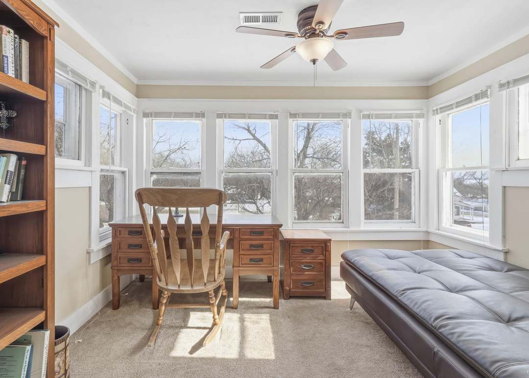 305 E Elm Street — photo 25