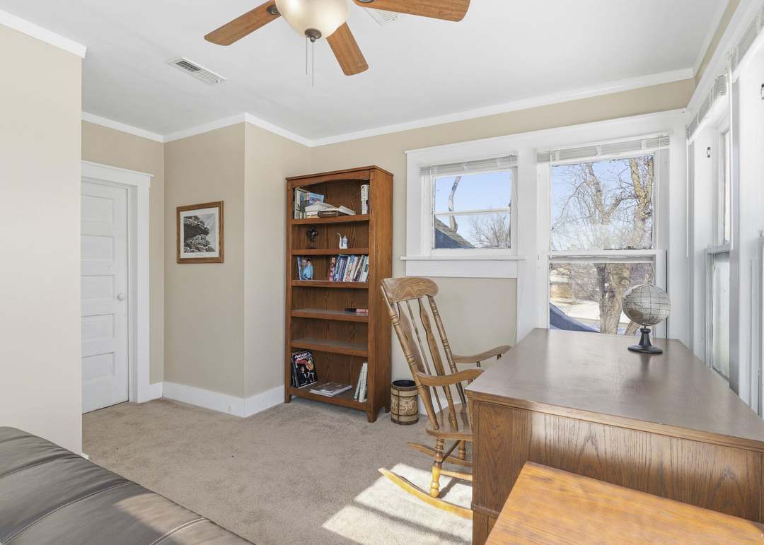 305 E Elm Street — photo 26