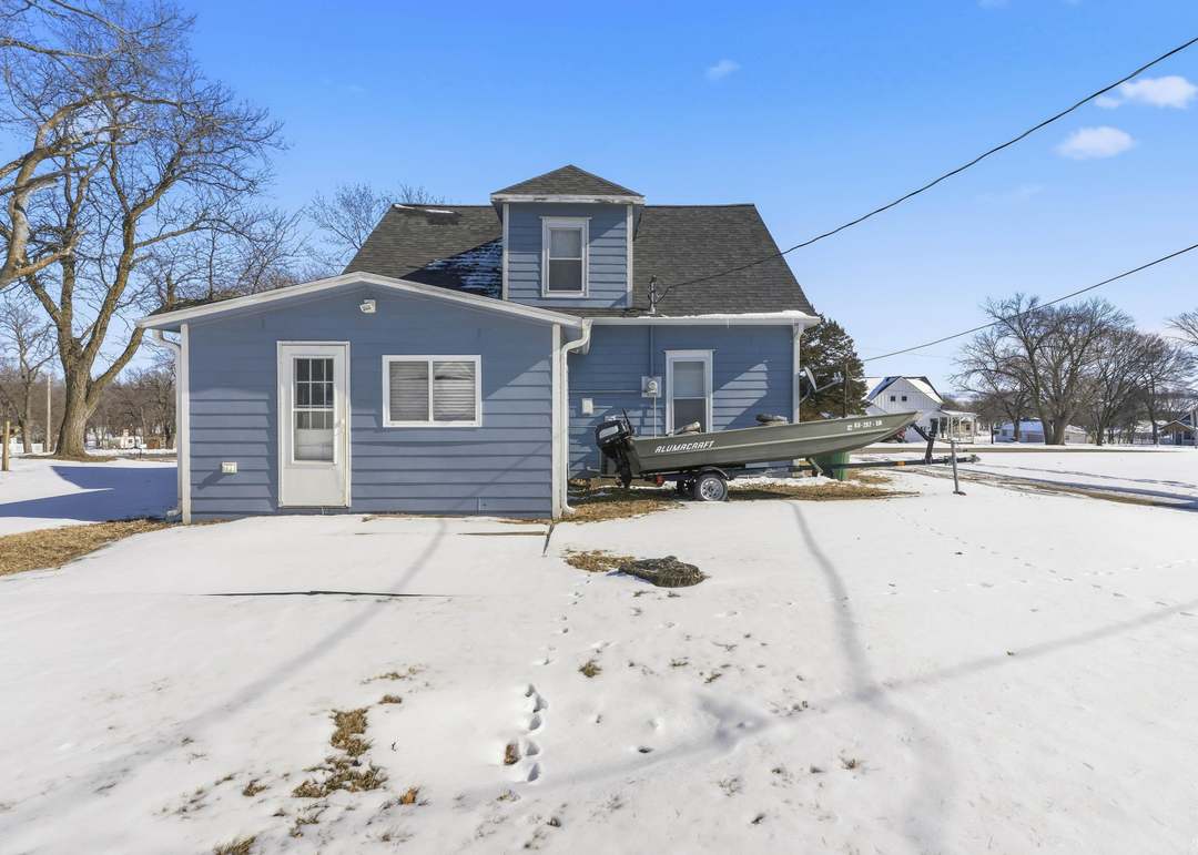 305 E Elm Street — photo 30