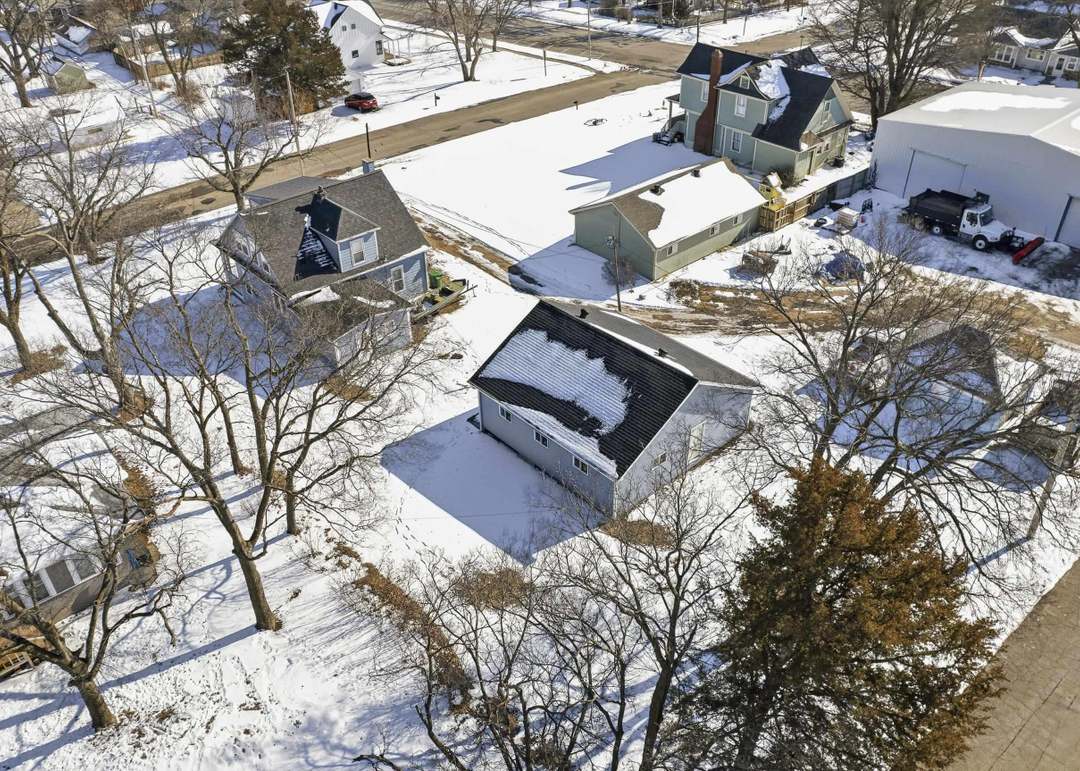 305 E Elm Street — photo 45