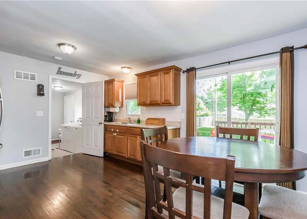 305 NE Orchard Street — photo 5