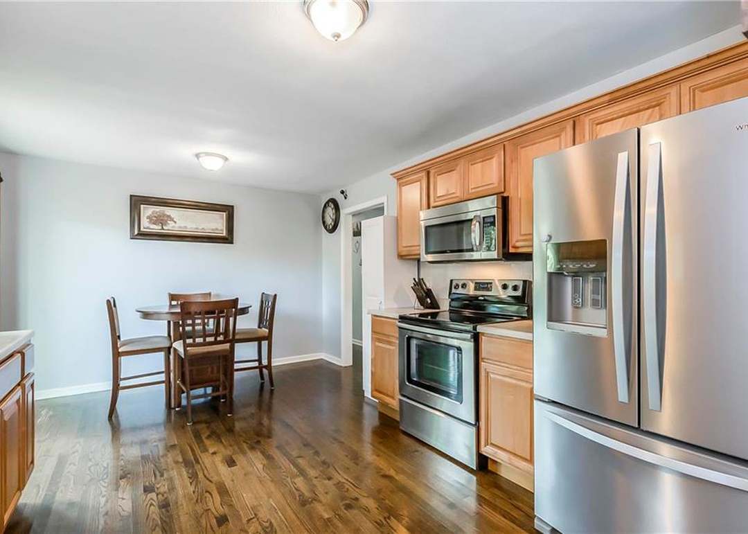 305 NE Orchard Street — photo 7