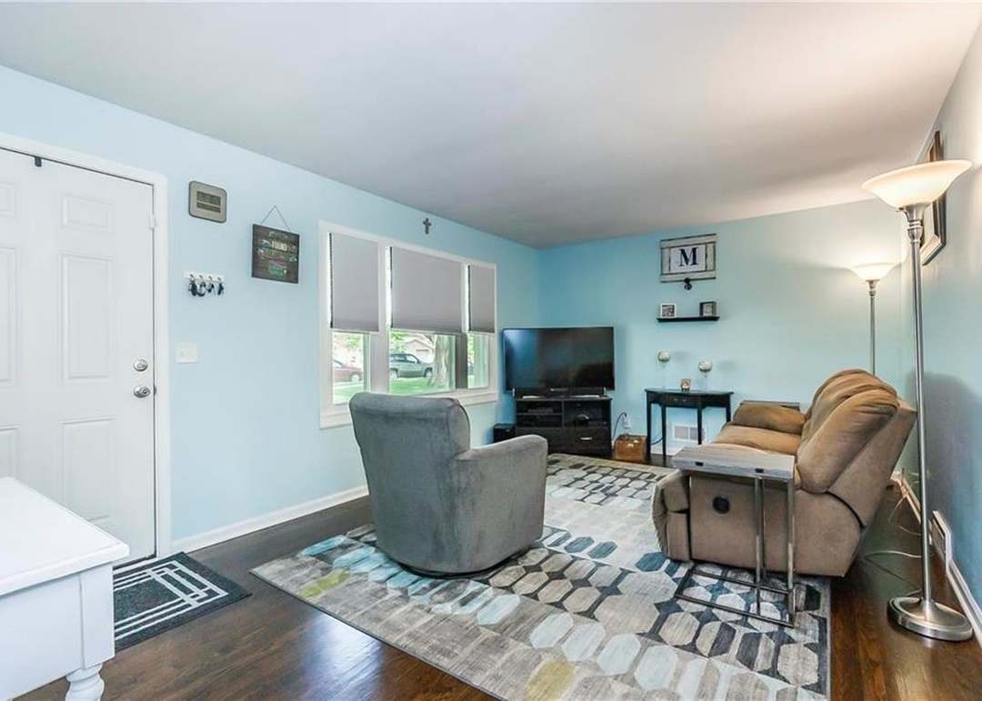 305 NE Orchard Street — photo 16