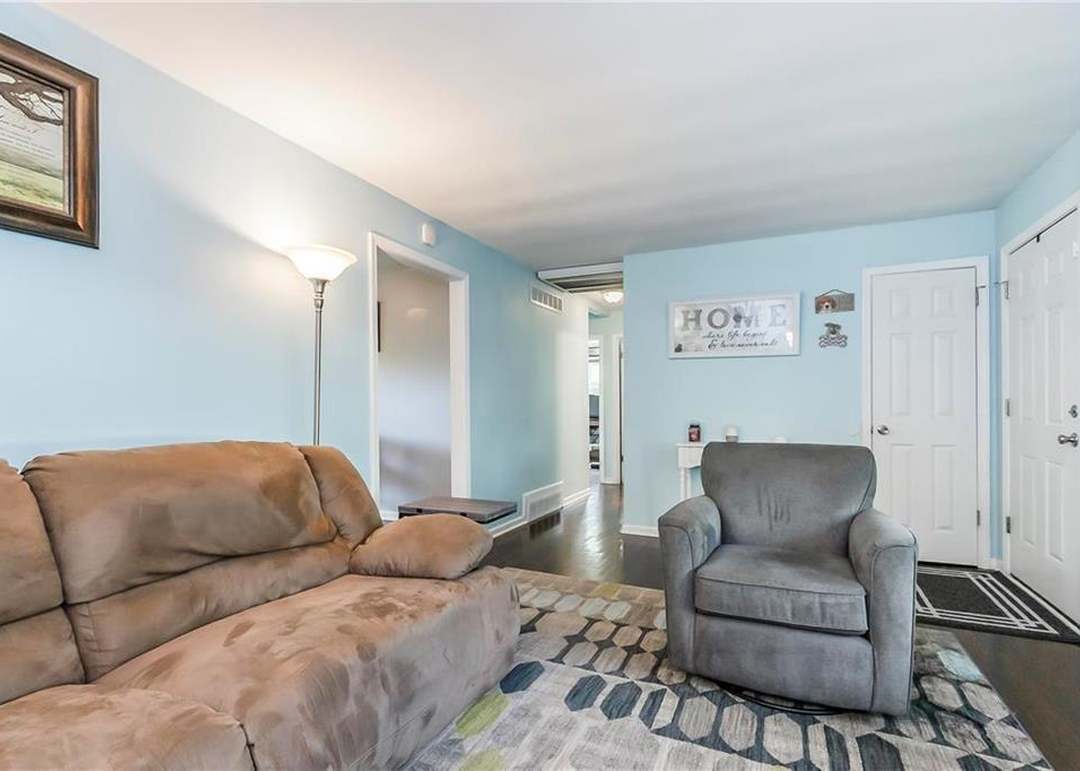 305 NE Orchard Street — photo 17