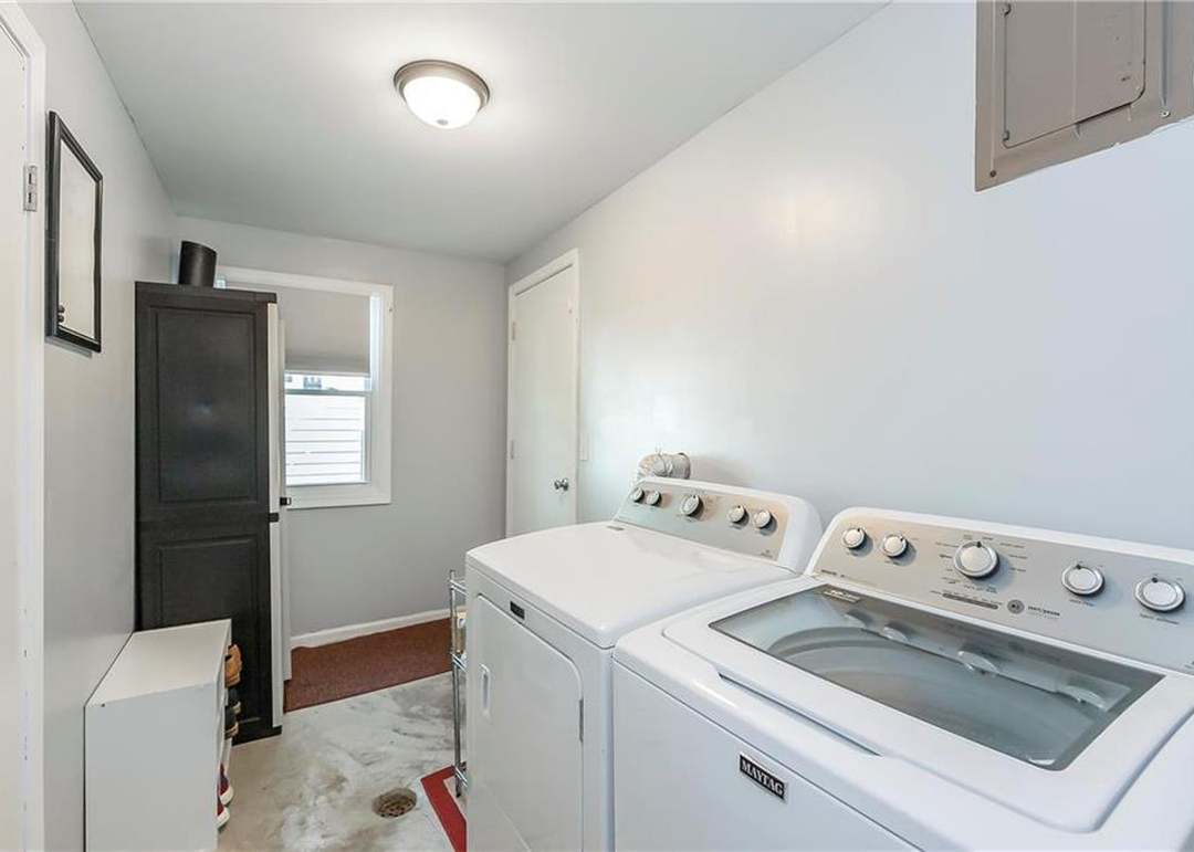 305 NE Orchard Street — photo 19