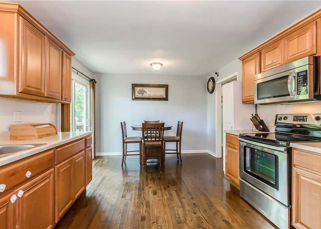 305 NE Orchard Street — photo 20
