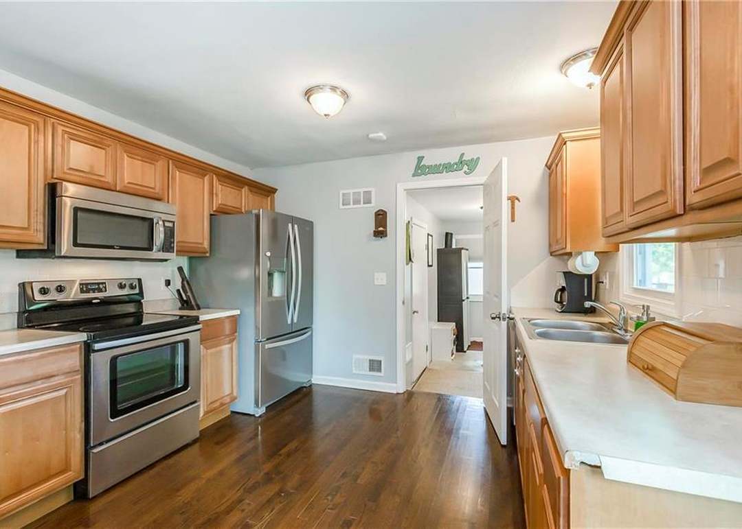 305 NE Orchard Street — photo 22