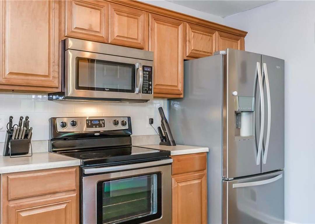 305 NE Orchard Street — photo 23