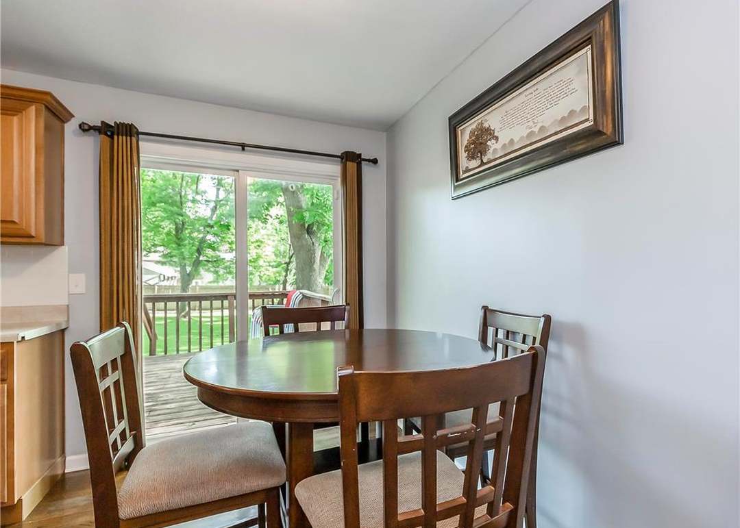 305 NE Orchard Street — photo 25