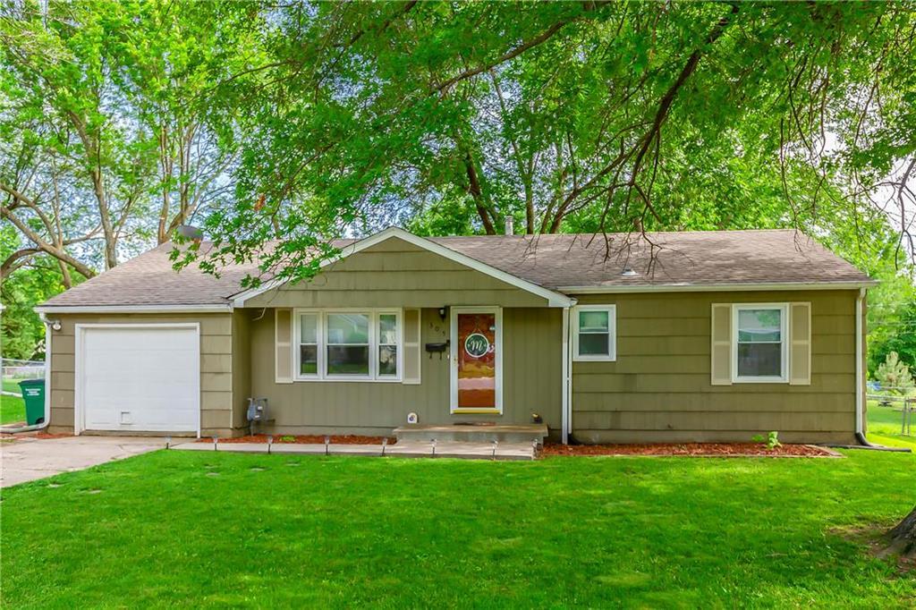 305 NE Orchard Street — photo 34