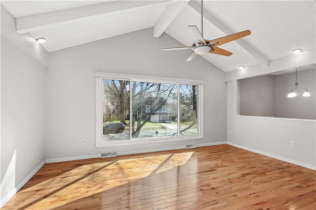 313 S Meadowbrook Lane — photo 4