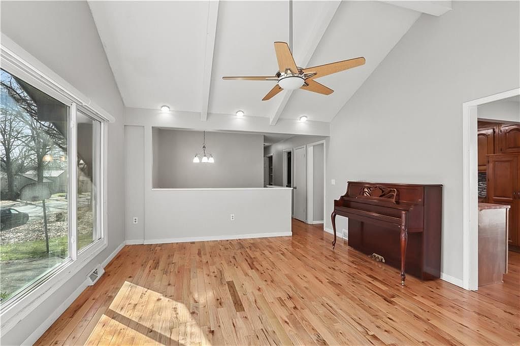 313 S Meadowbrook Lane — photo 5