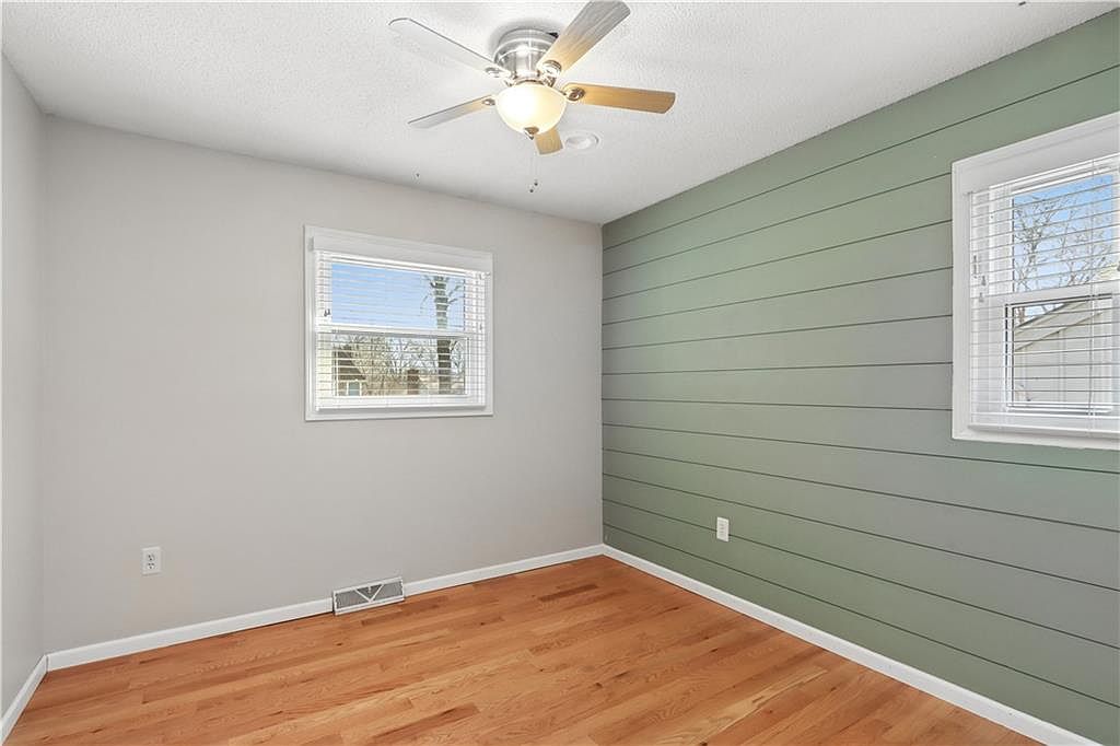 313 S Meadowbrook Lane — photo 12