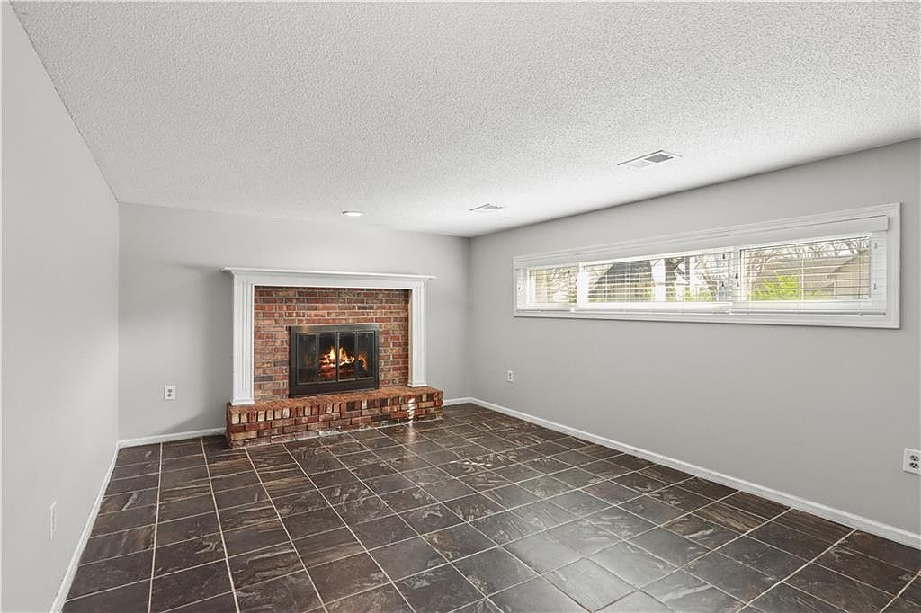 313 S Meadowbrook Lane — photo 16