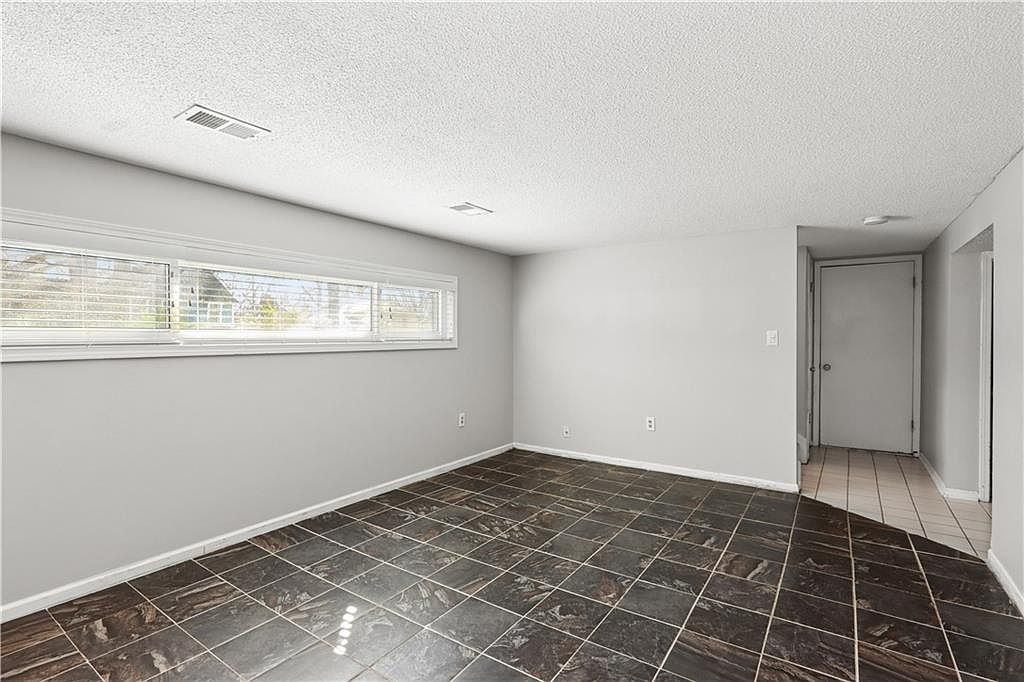 313 S Meadowbrook Lane — photo 17