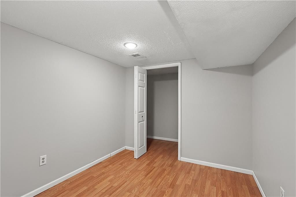 313 S Meadowbrook Lane — photo 18