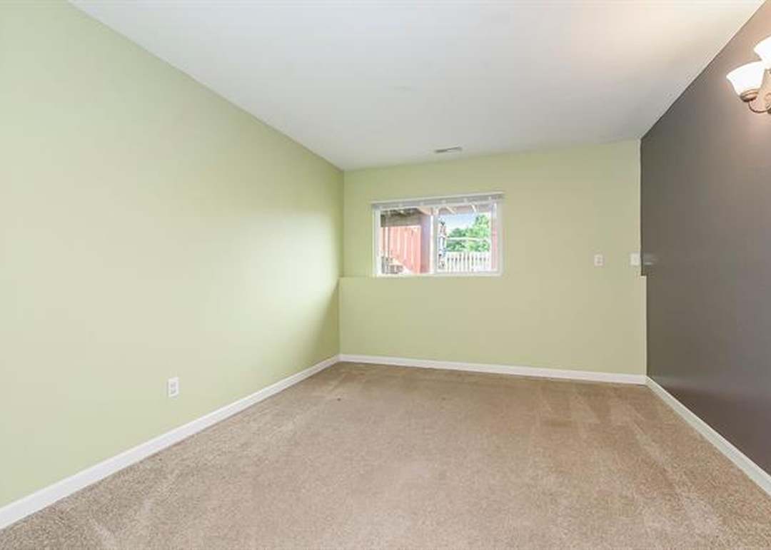 313 W 26th Lane — photo 3