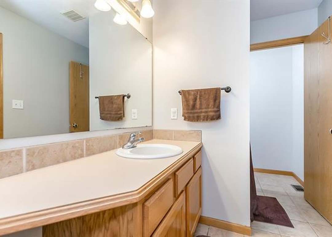 313 W 26th Lane — photo 7